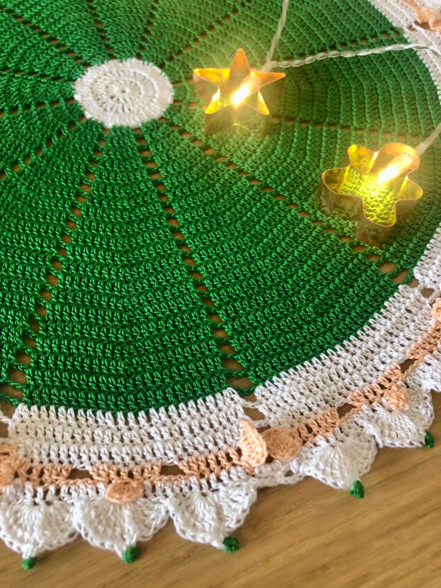 Christmas Crochet Doily: Elf Doily