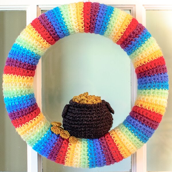 St. Patrick’s Day Wreath with a Pot of Gold by Petals to Picots - St Patrick’s Day Crochet Patterns