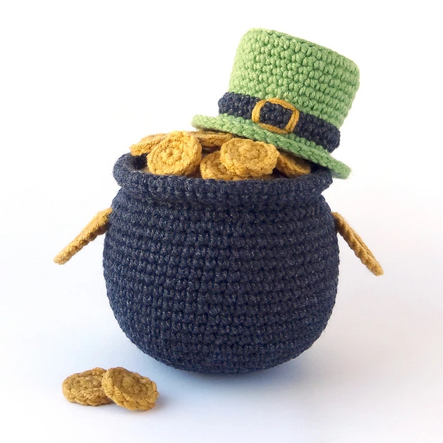 Pot of Gold and Leprechaun Hat by JuliHMtoys - St Patrick’s Day Crochet Patterns