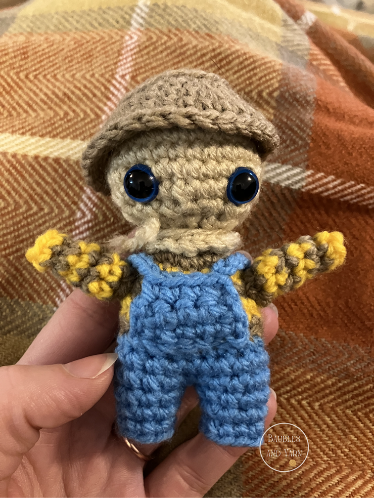 Fall Scarecrow and Crow - Free Crochet Pattern