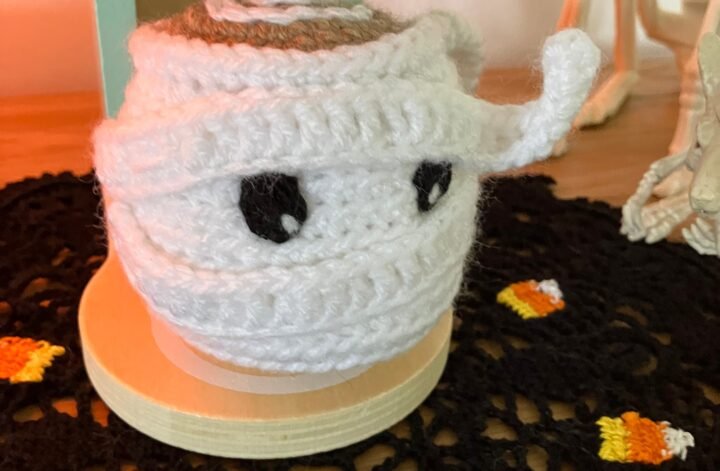 Mummy Mug - Free Crochet Pattern