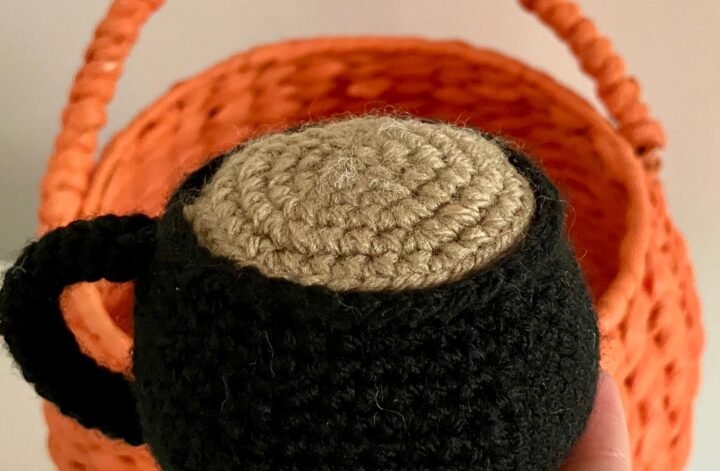 Cauldron Mug - Free Crochet Pattern