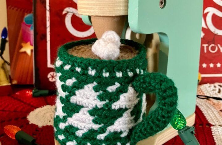 Christmas Tree Mug - Free Crochet Pattern