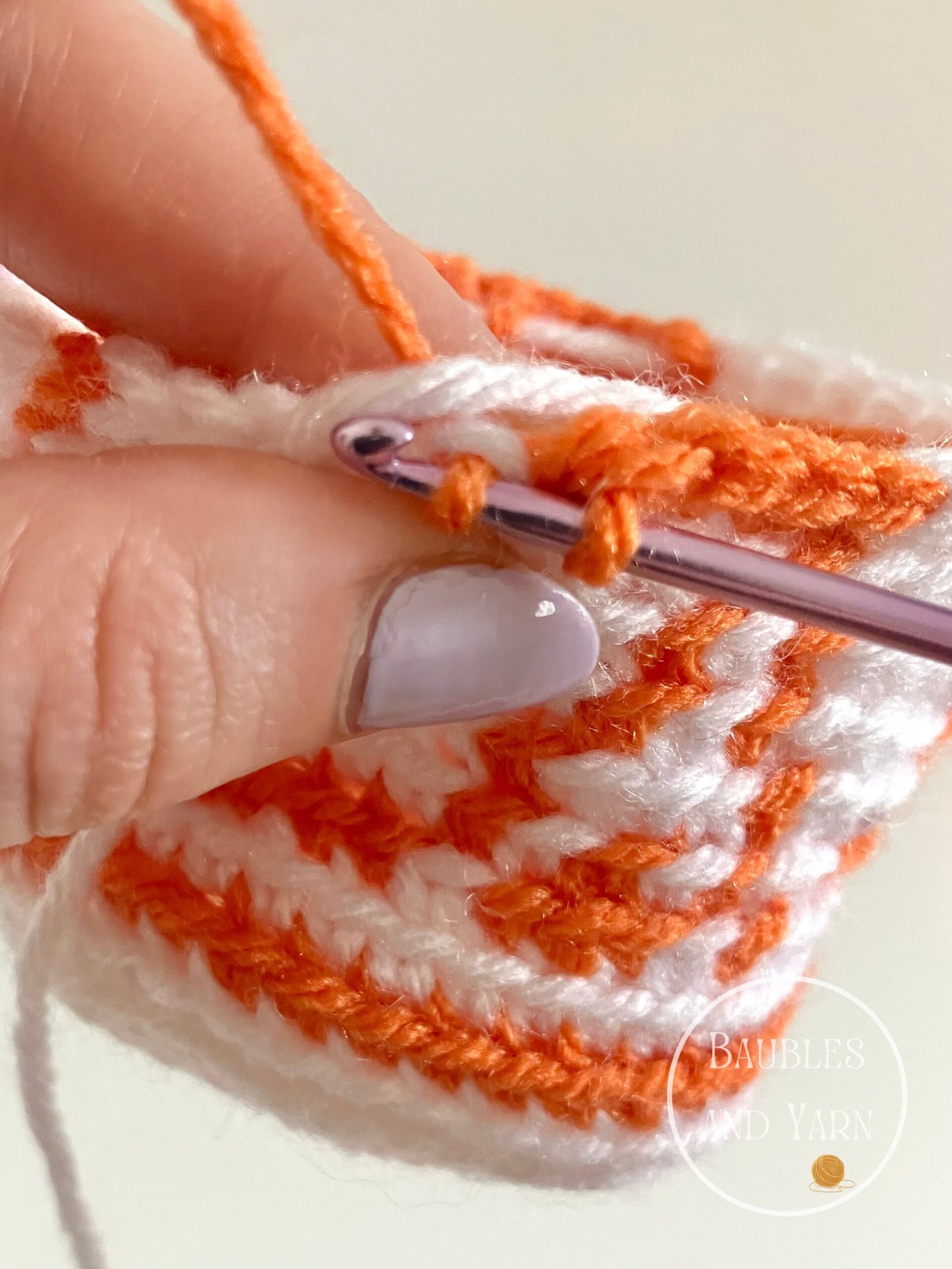 How to Carry Yarn when Crocheting
