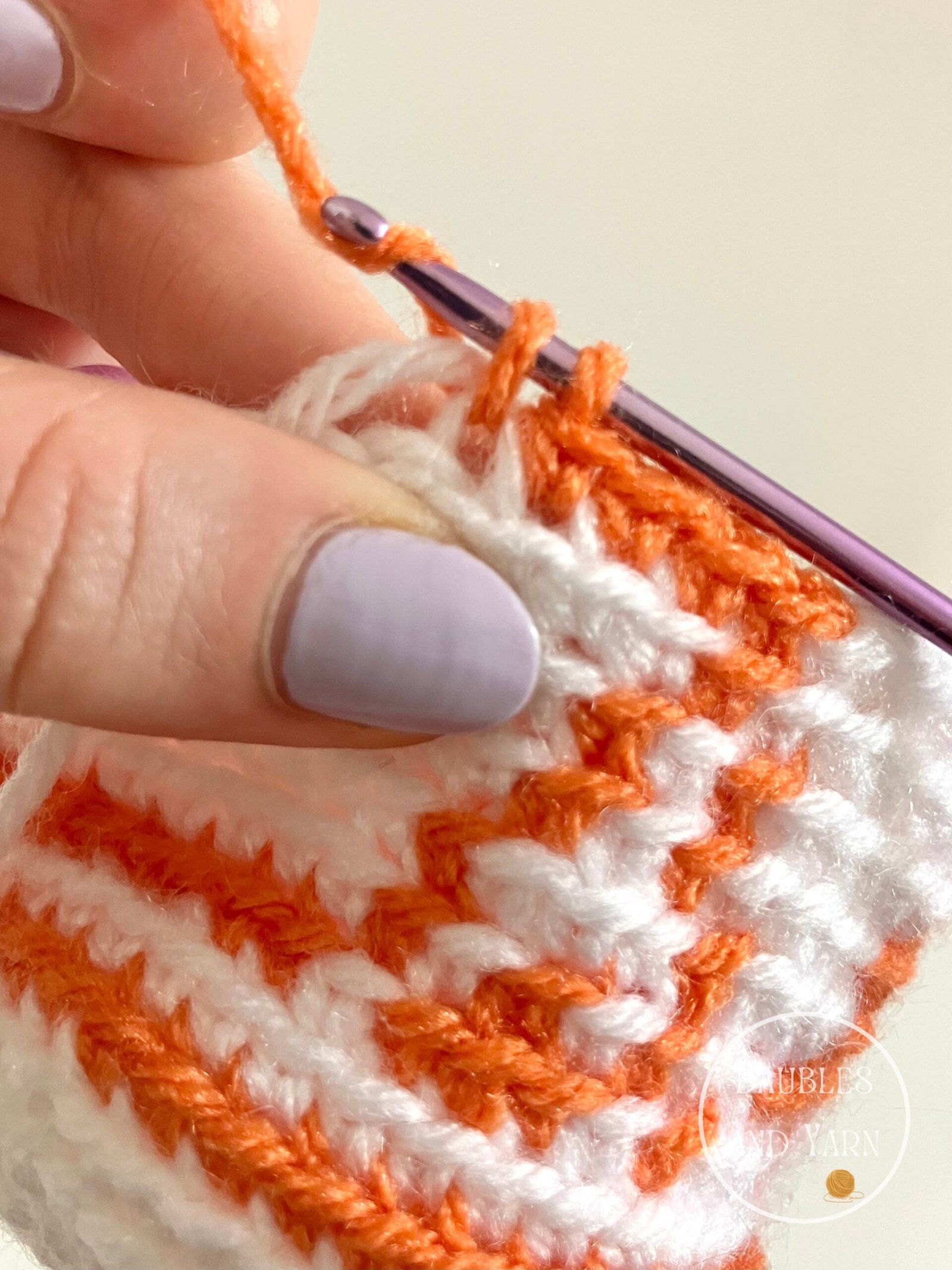 How to Carry Yarn when Crocheting