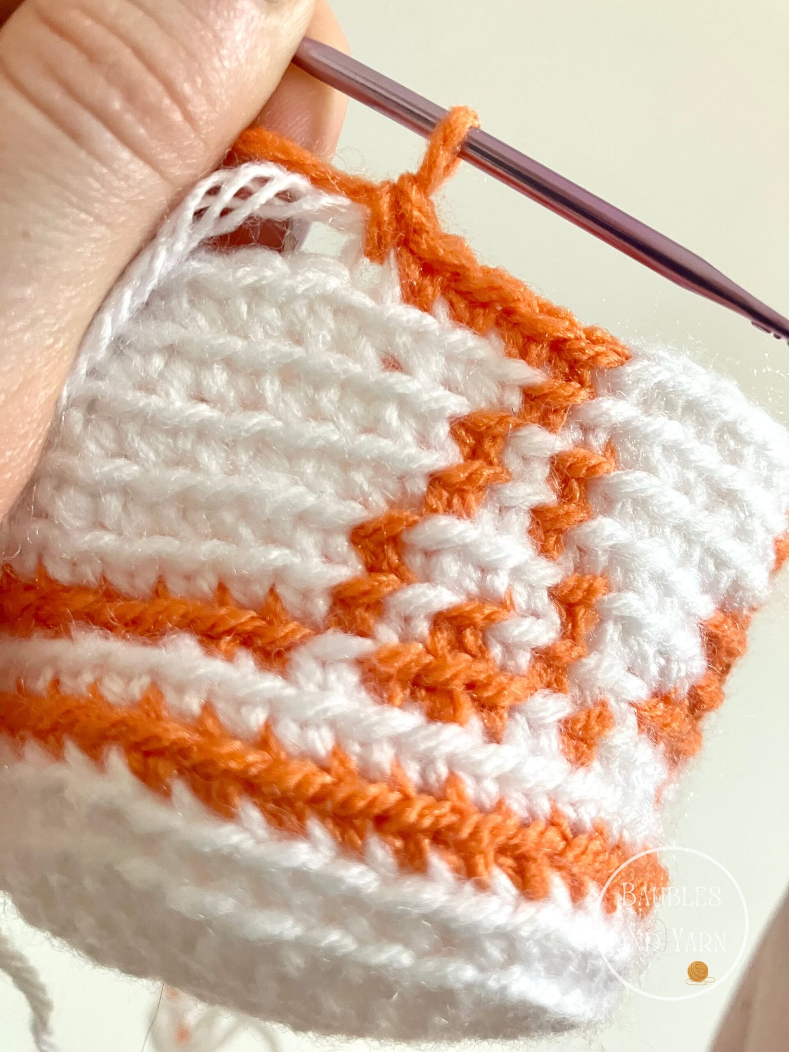 How to Carry Yarn when Crocheting