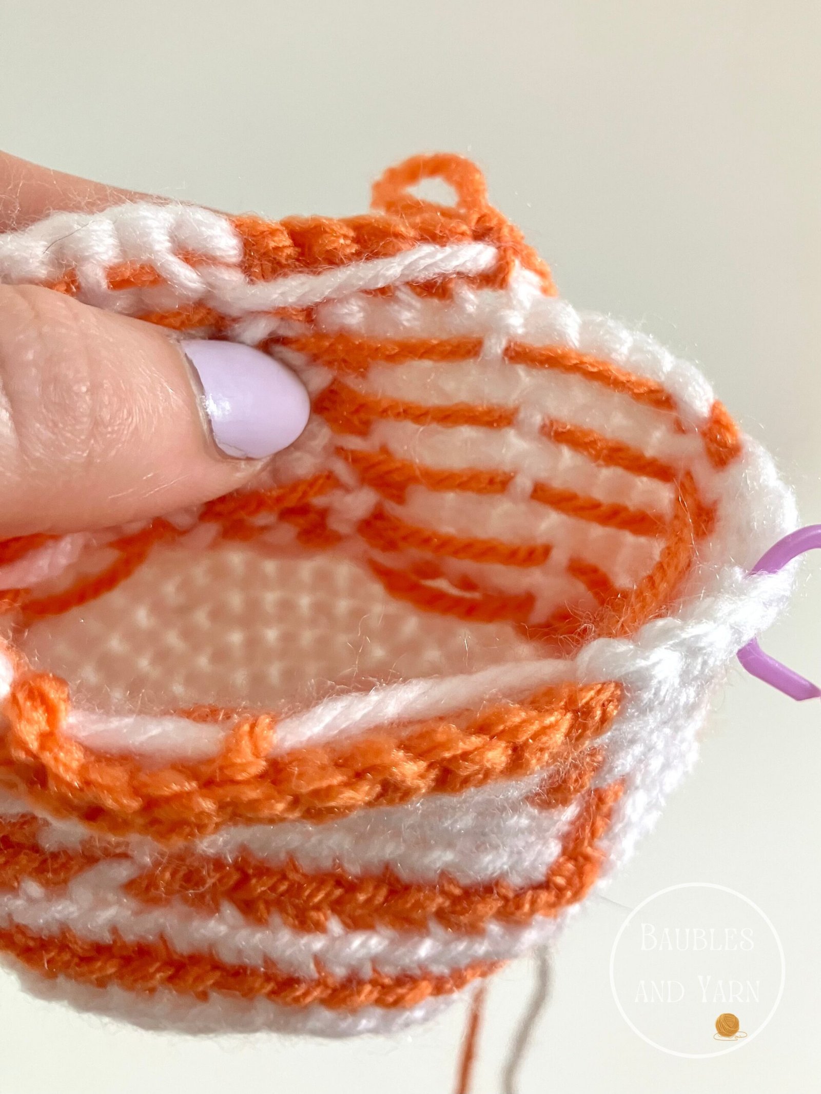 How to Carry Yarn when Crocheting -