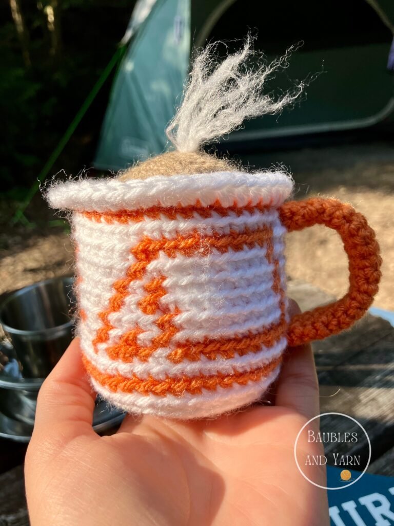 Free easy crochet pattern - orange mug
