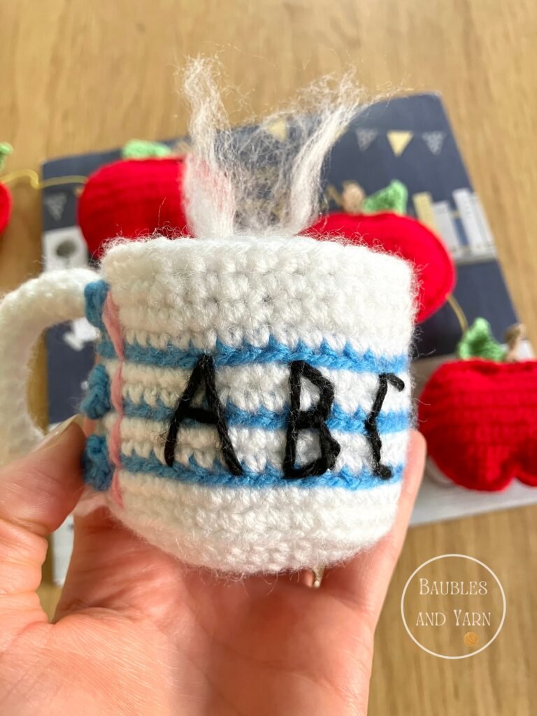 Free Crochet Back-to-School mug pattern