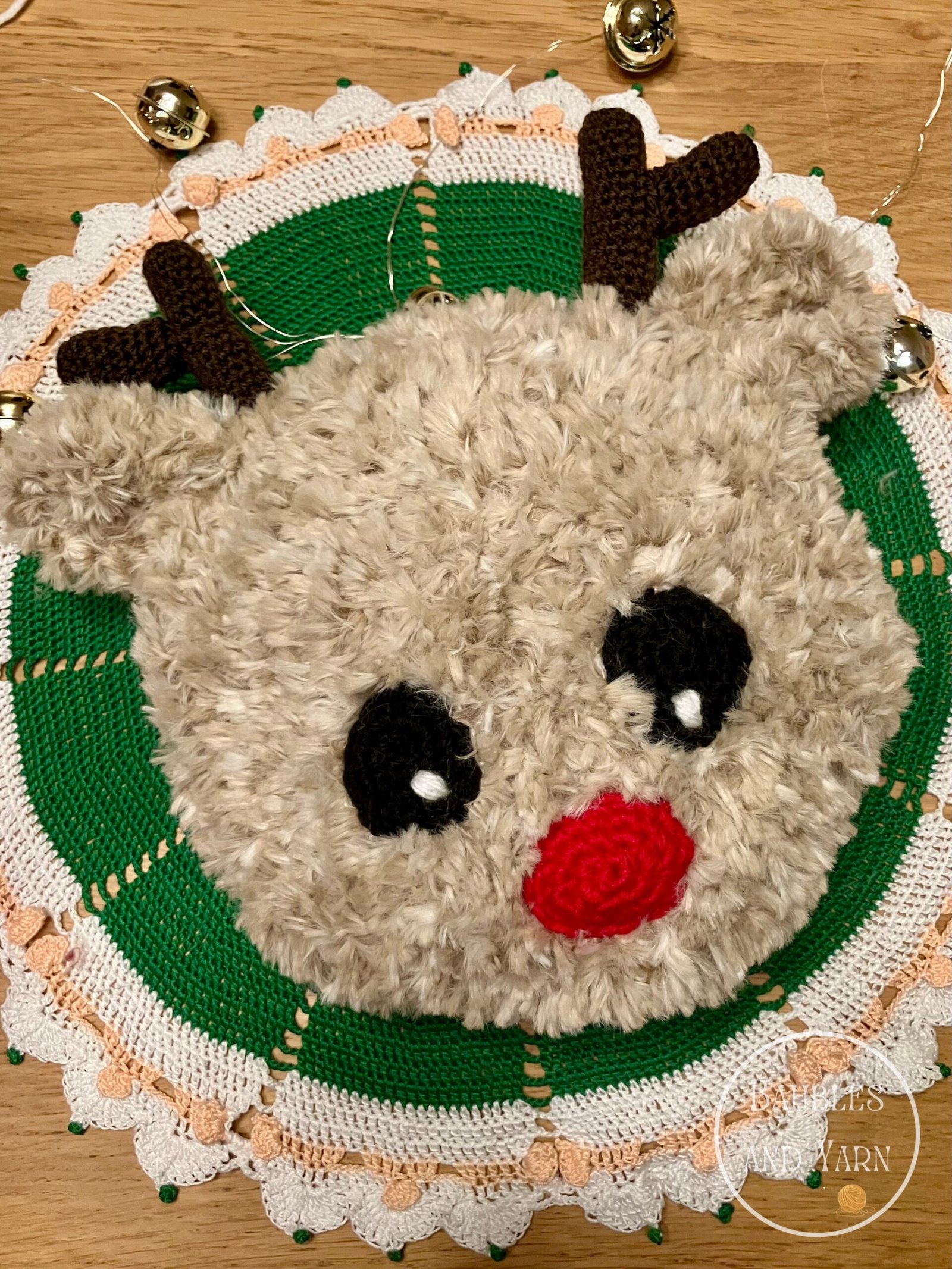 Free Faux Fur Reindeer Pillow Crochet Pattern 