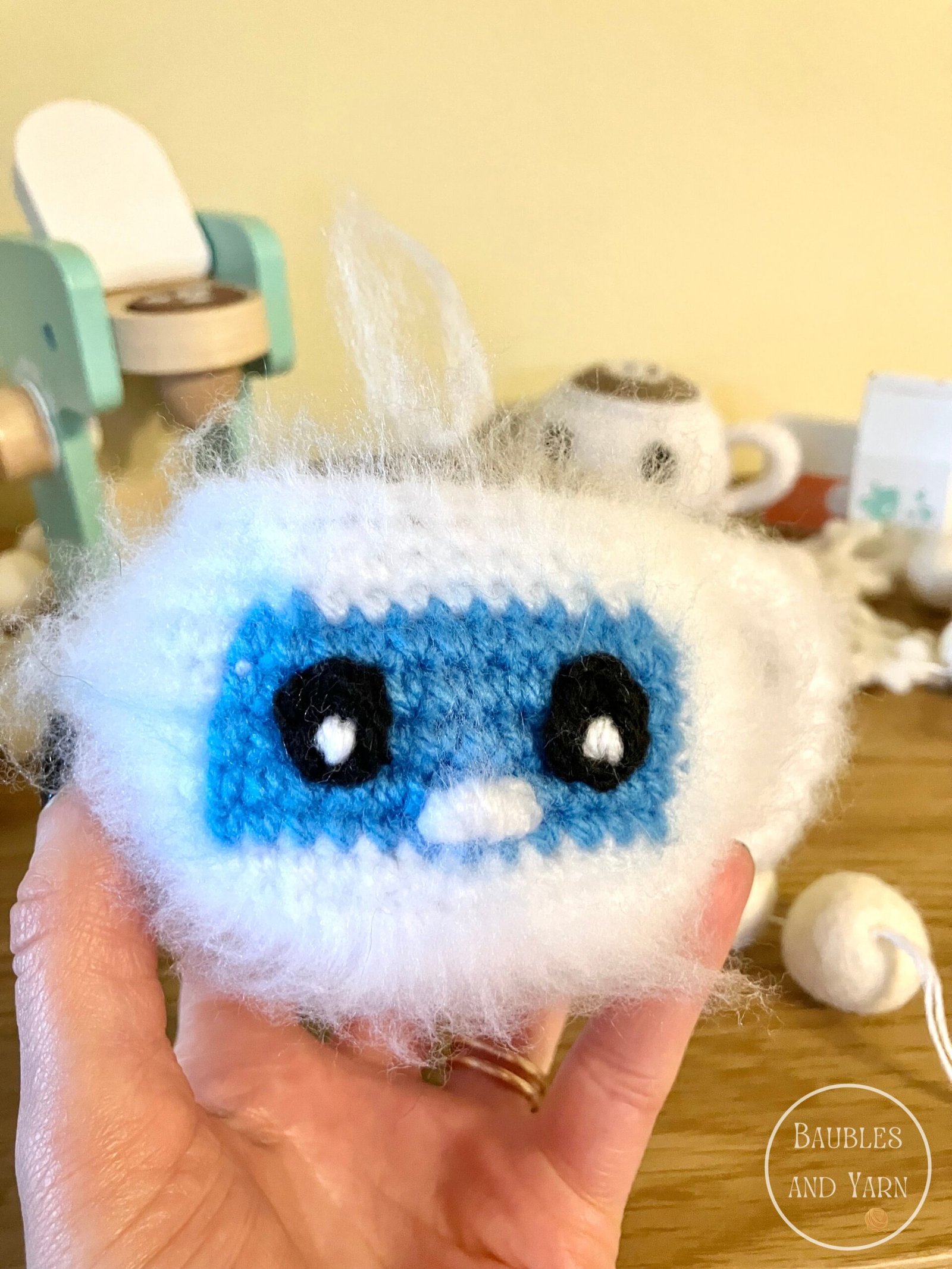 Yeti Mug Crochet Pattern - Easy Beginner Crochet
